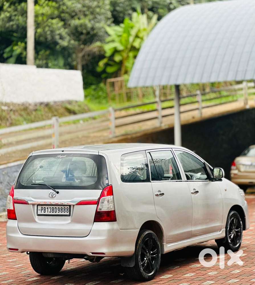 Toyota Innova 2.5 G (diesel) 8 Seater, 2013, Diesel