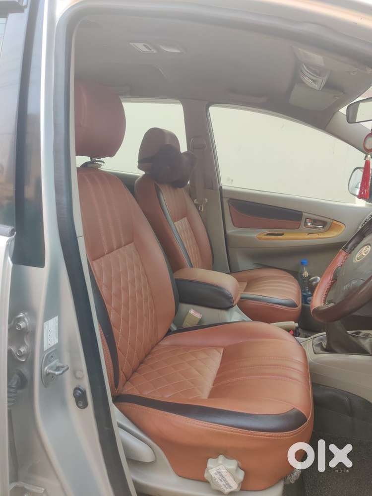 Toyota Innova 2004-2011 2.5 V Diesel 8-seater, 2011, Diesel