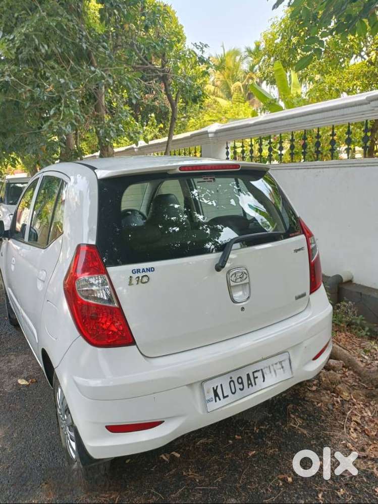 Hyundai I10 Sportz At, 2013, Petrol