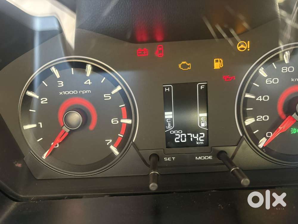 Mahindra Kuv 100 Mfalcon G80 K8 Dual Tone, 2019, Petrol