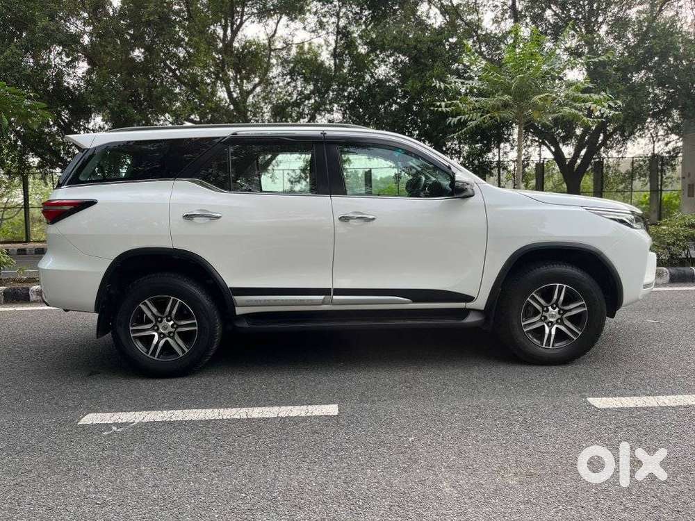 Toyota Fortuner 4x2 At 2.7 Petrol, 2022, Petrol