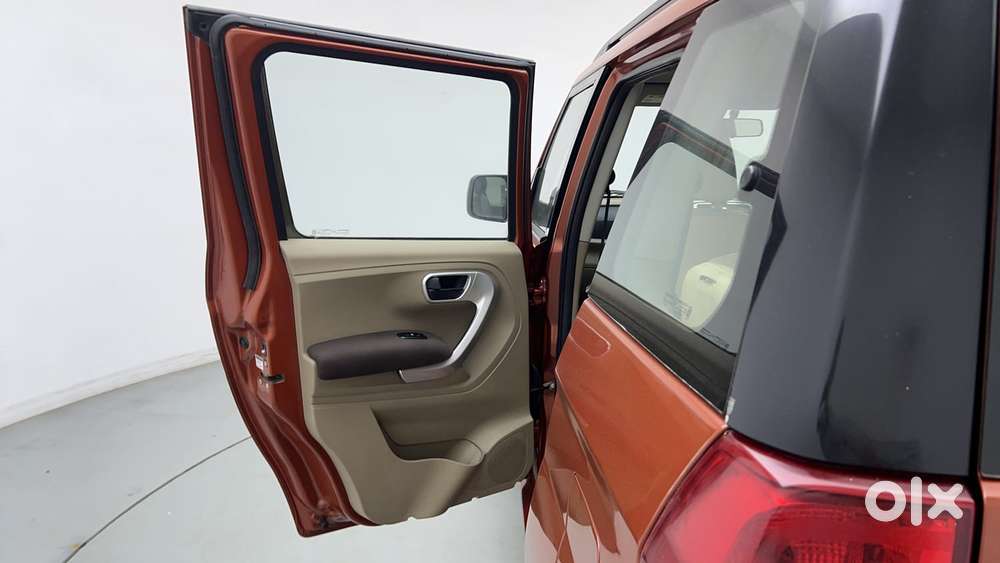 Mahindra Tuv 300 T8, 2017, Diesel