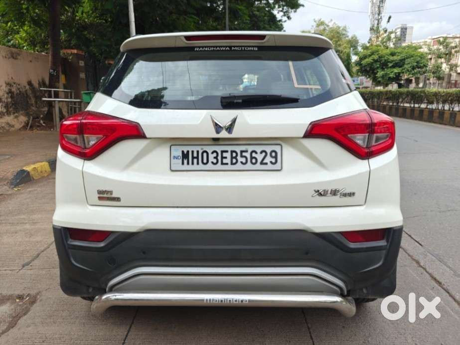 Mahindra Xuv300 1.2 W8 (o) Amt Petrol, 2023, Petrol