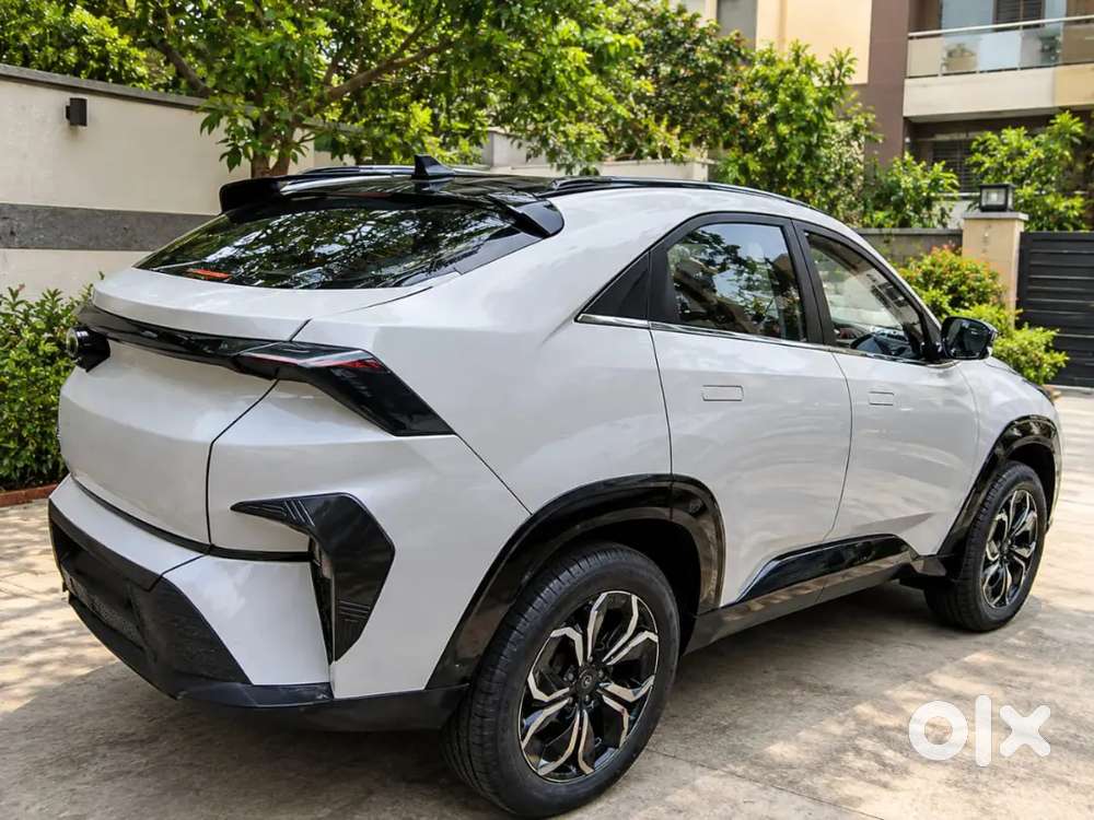 Tata Curvv 1.2 Petrol Automatic 2025