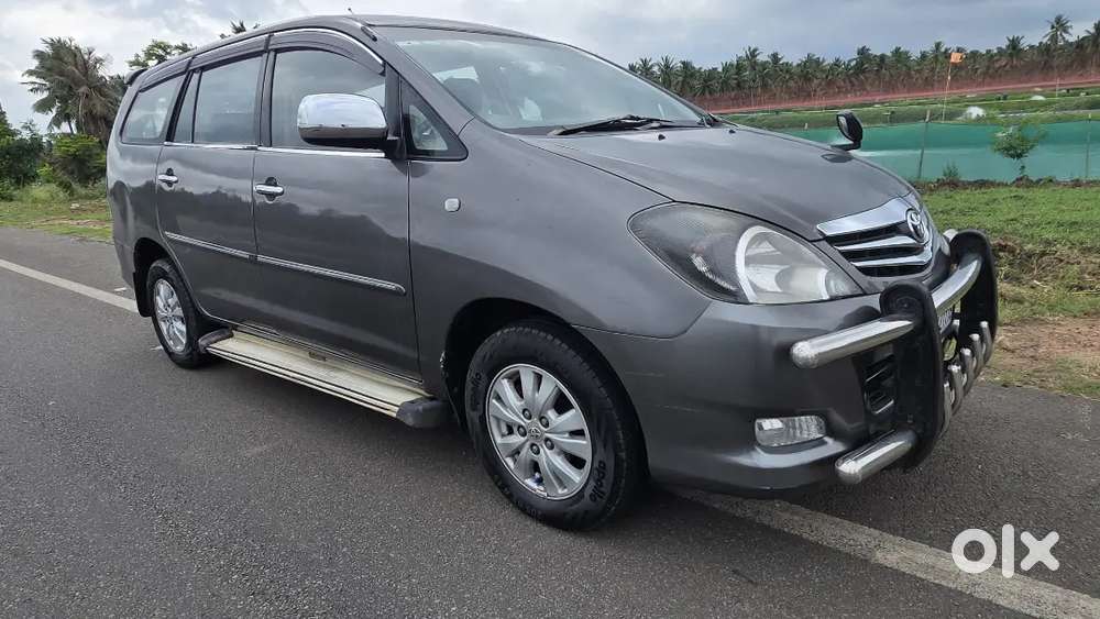 Toyota Innova 2.5 V7 2012