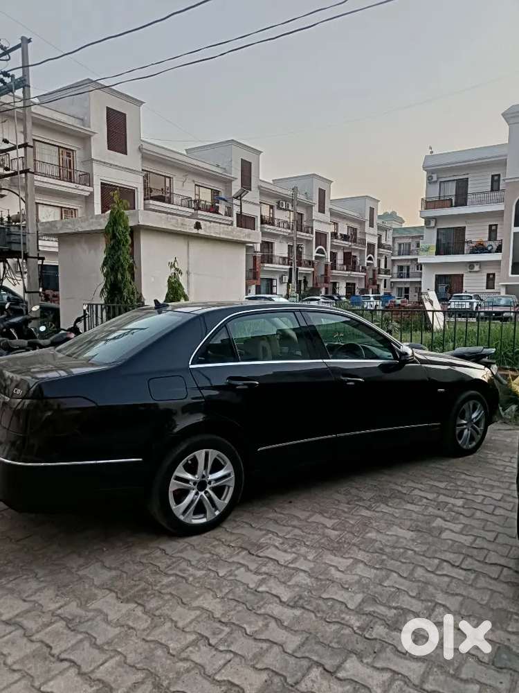 Mercedes-benz E-class E350 (2012) - Mint Condition  Royal Black  Ful