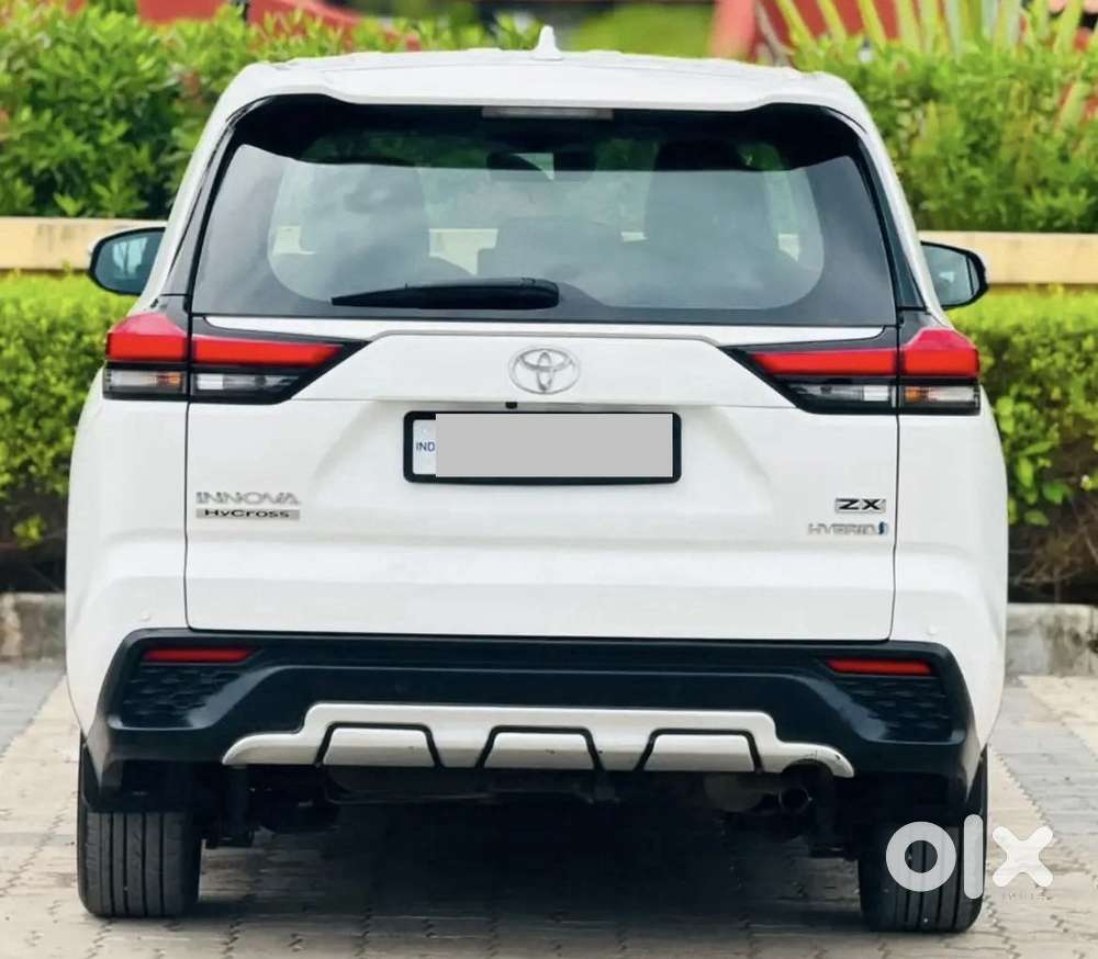 Toyota Innova Hycross 2.0 Zx Hybrid 7 Str, 2025, Petrol