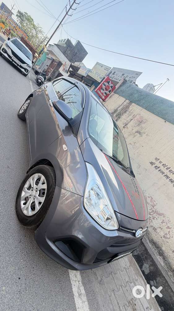 Hyundai Grand I10 2015 Petrol Well Maintained
