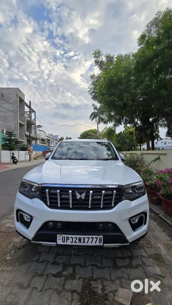 Scorpio N Z8 Automatic Show Room Conditions With Best Interior