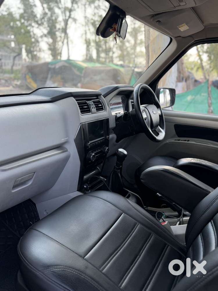 Maruti Suzuki Swift Vxi + Manual, 2025, Petrol