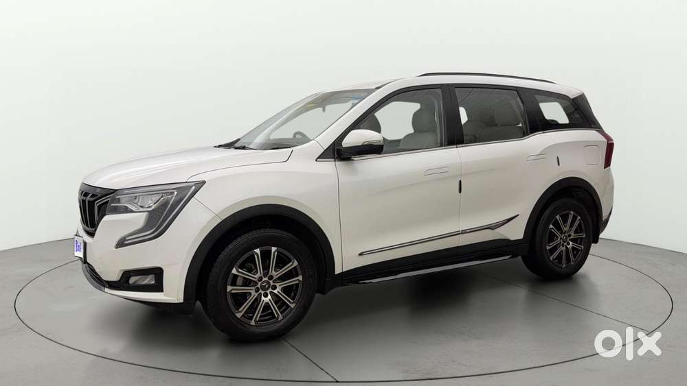 Mahindra Xuv700 2.0 Ax 7 Petrol Mt Str, 2023, Petrol