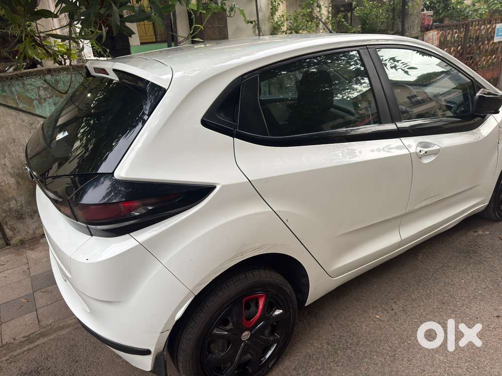Tata Altroz Petrol 2023