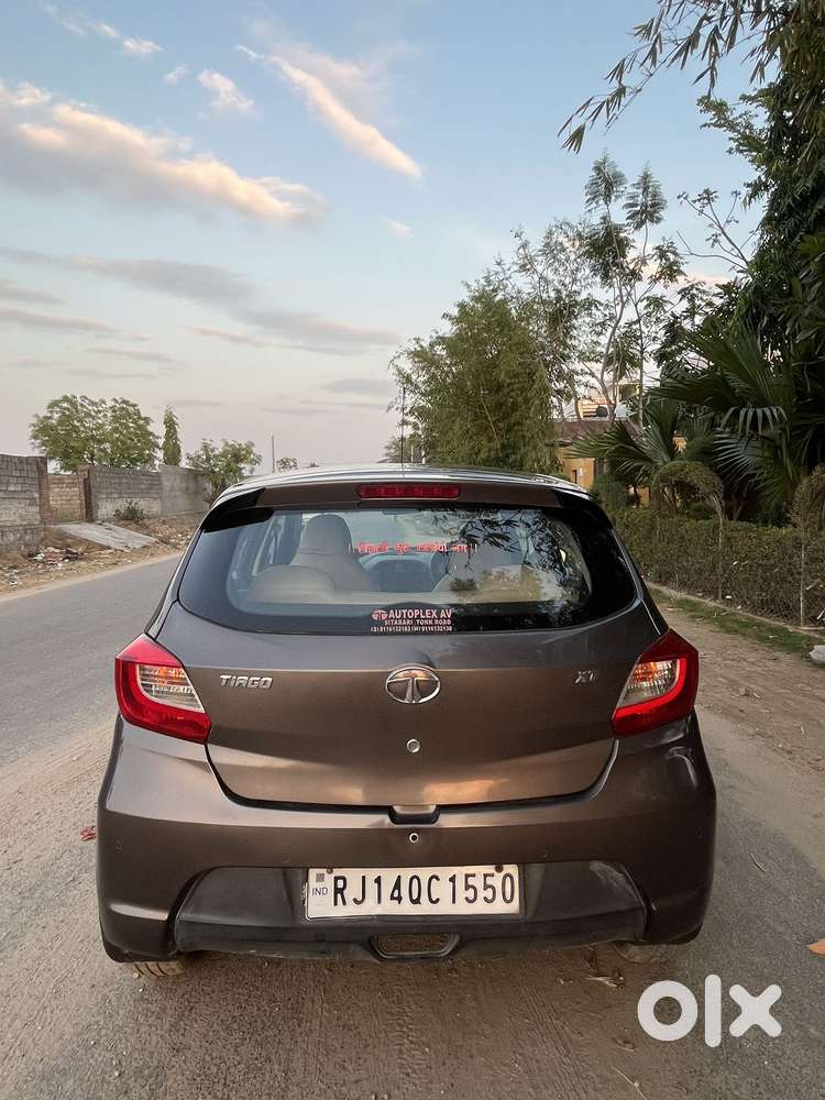 Tata Tiago 1.2 Revotron Xt (o), 2016, Petrol