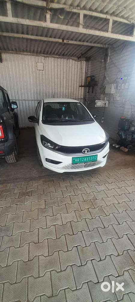 Single Hand Car Any Addition Features Are Add In The Car After Market