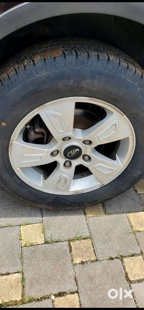 Mahindra Xuv500 2014 Diesel 70000 Km Driven