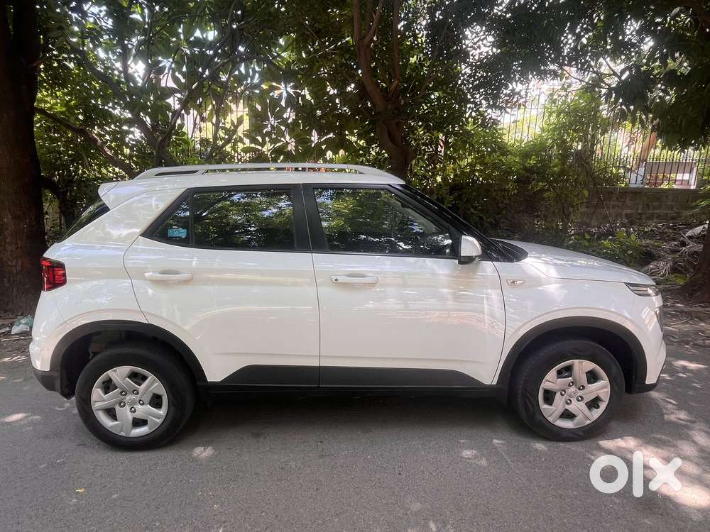 Hyundai Venue 1.2 S Plus, 2019, Petrol