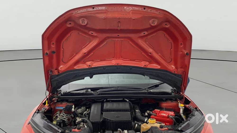 Tata Nexon Fearless Plus S Purple 1.5 Revotorq Diesel 6amt Dual Tone..
