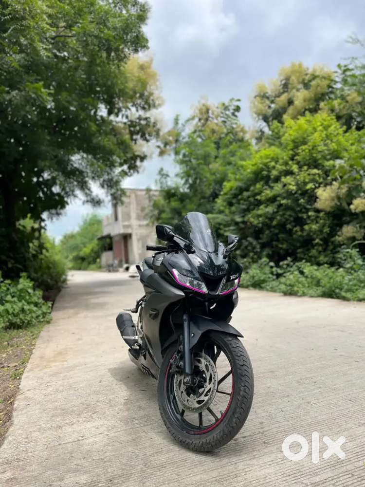 Yamaha R15 V3 Vs Rs 200 Which Is Best R15 V3 2018 Ending