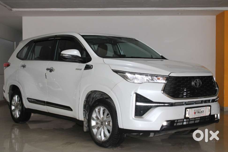 Toyota Innova Hycross 2.0 Vx Hybrid 8 Str, 2023, Petrol