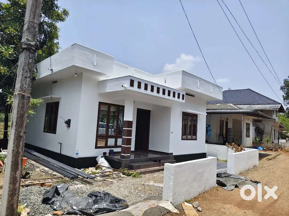 തൊടുപുഴ ഏഴലൂർ ഭാഗത്ത് 30 ലക്ഷത്തിന് വീട് വിൽപ്പനയ്ക്ക്