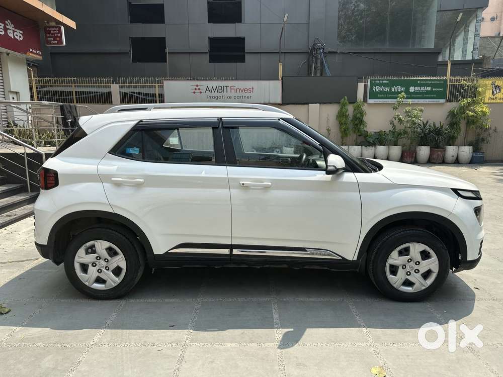 Hyundai Venue 1.2 S (o), 2022, Petrol