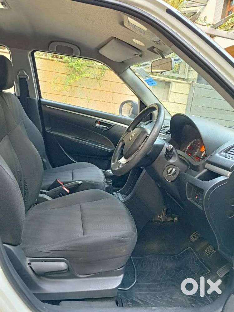 Maruti Suzuki Swift Vxi 1.2 Abs Bs-iv, 2013, Petrol