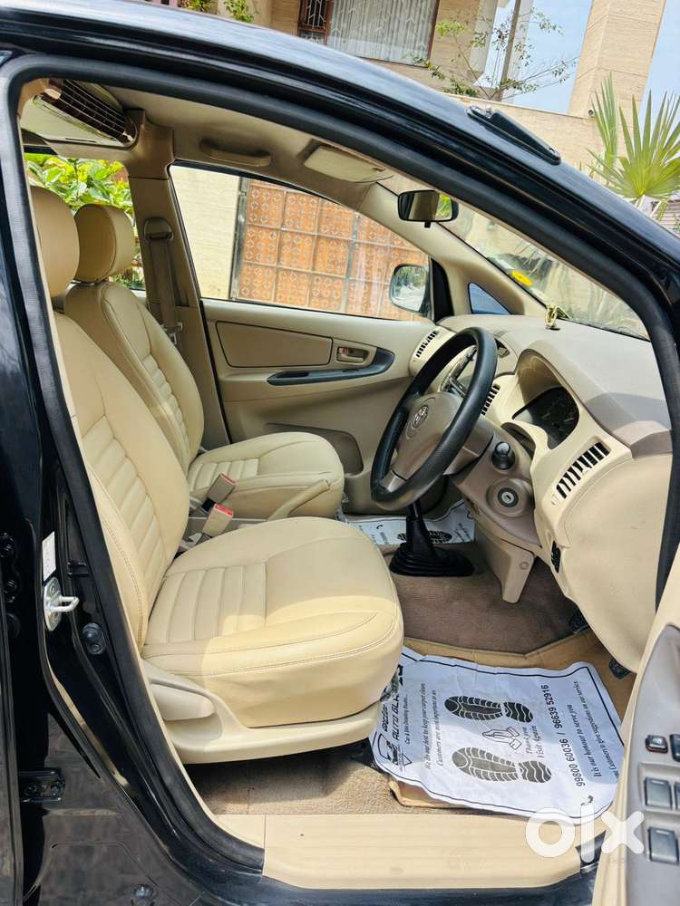 Toyota Innova 2009-2011 2.5 E 8 Str, 2009, Diesel