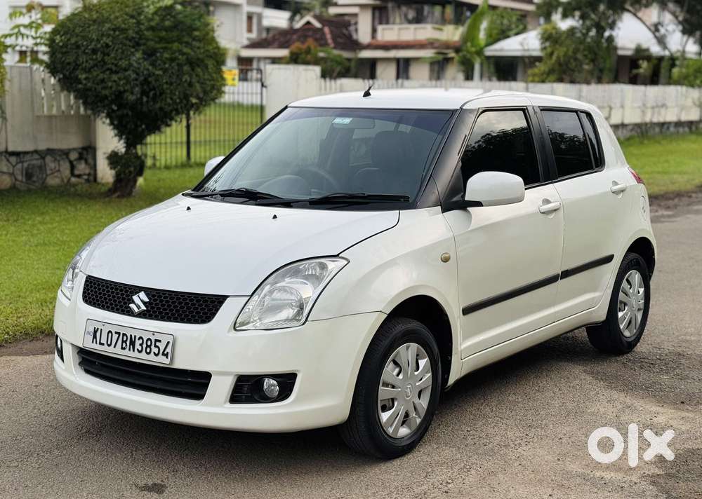 Maruti Suzuki Swift Vxi Bsiv, 2010, Petrol