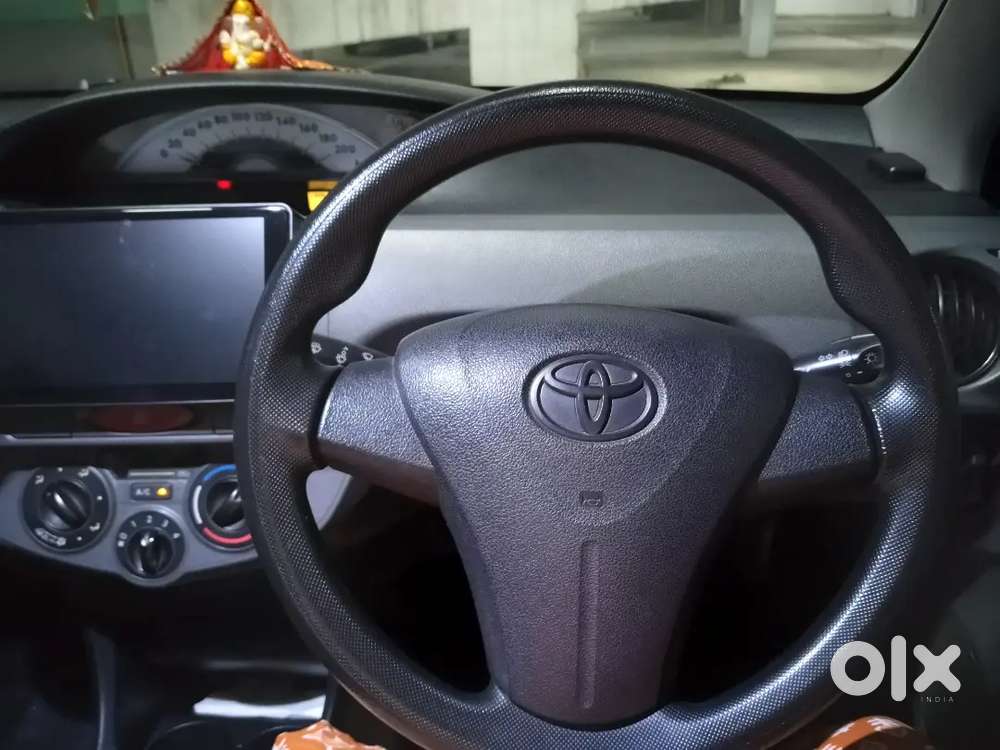 Toyota Etios Liva Petrol 2012