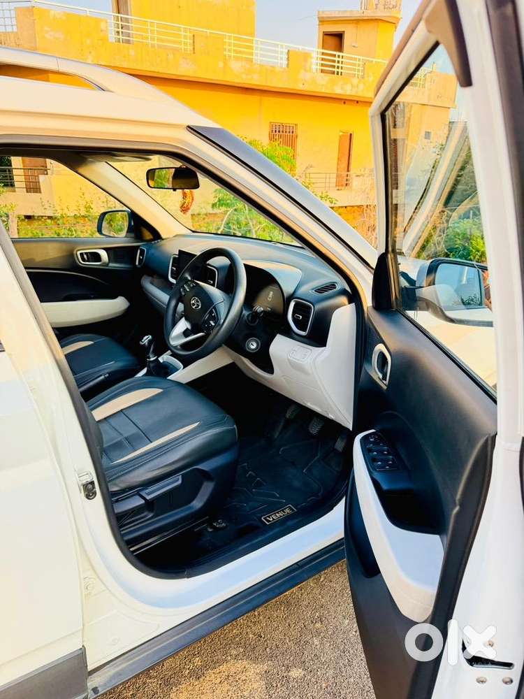 Hyundai Venue 2022 Diesel Well Maintained