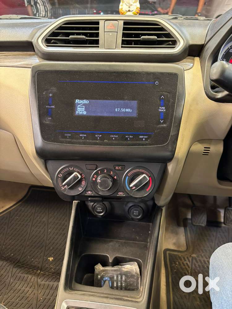 Maruti Suzuki Dzire 1.2 Vxi, 2022, Petrol