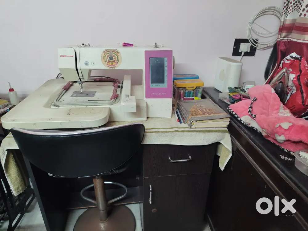 Computerized Embroidery Machine