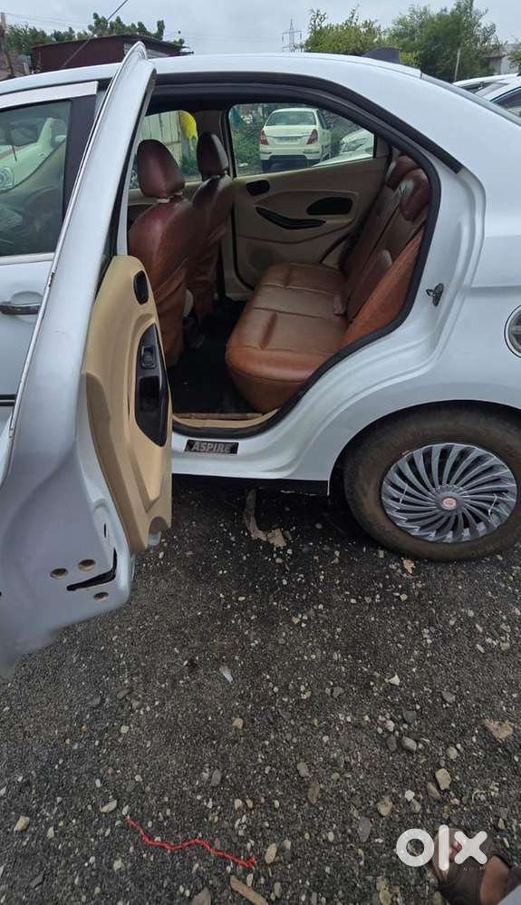 Ford Aspire Titanium Blu 2015