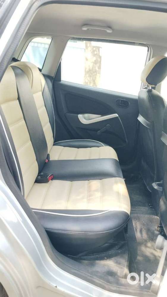 Ford Figo 2012-2015 Petrol Titanium, 2012, Petrol