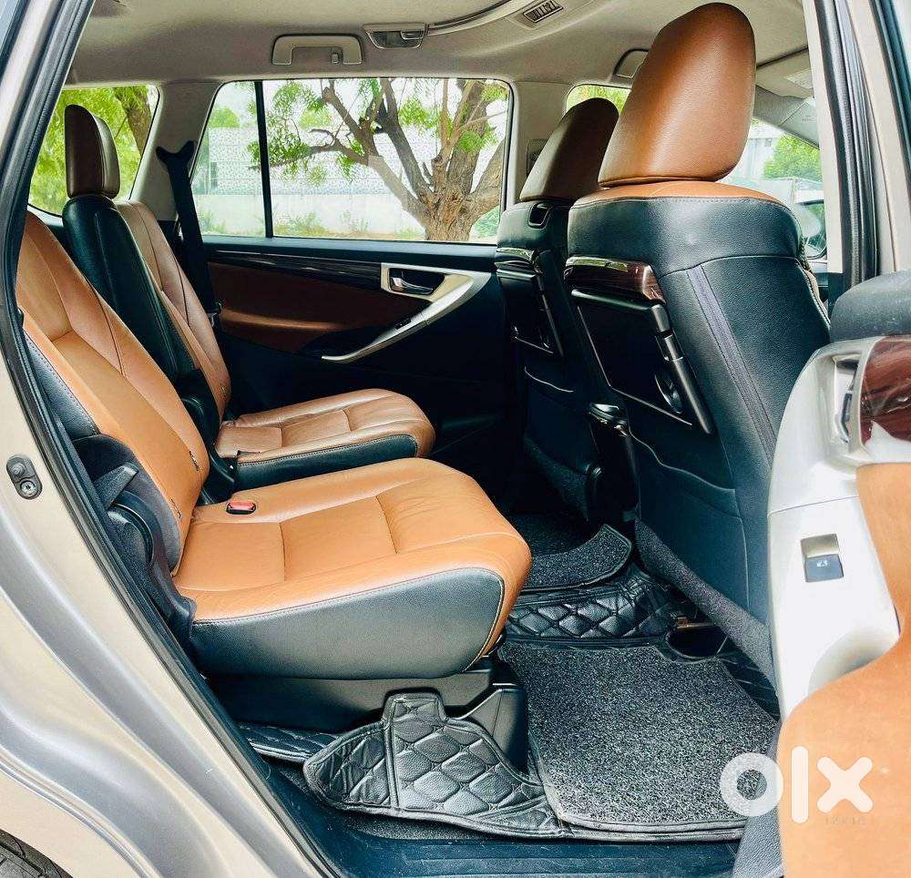 Toyota Innova Crysta 2.8 Zx At 7 Seater, 2016, Diesel