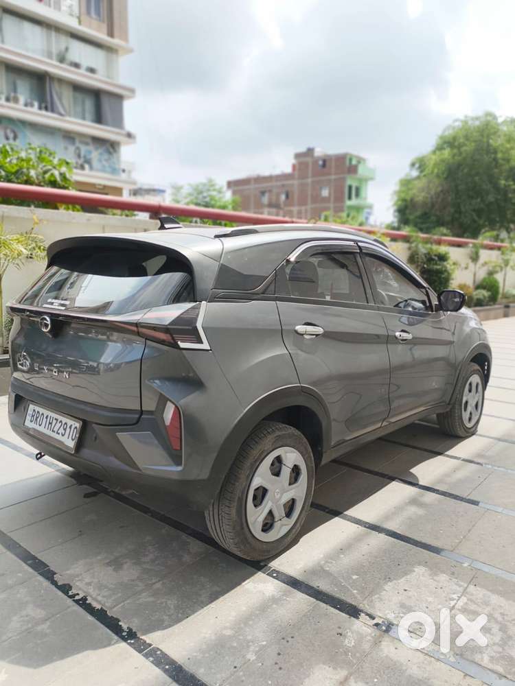 Tata Nexon Pure Plus (s) Petrol Amt, 2024, Petrol