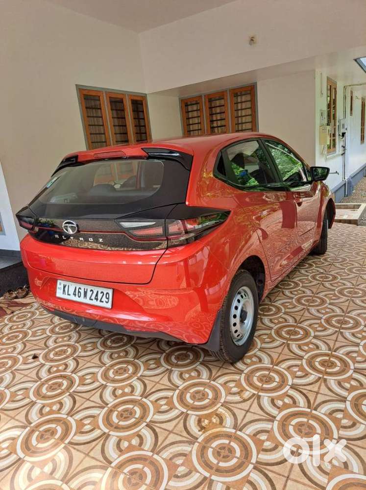 Tata Altroz 1.2 Xe, 2021, Petrol