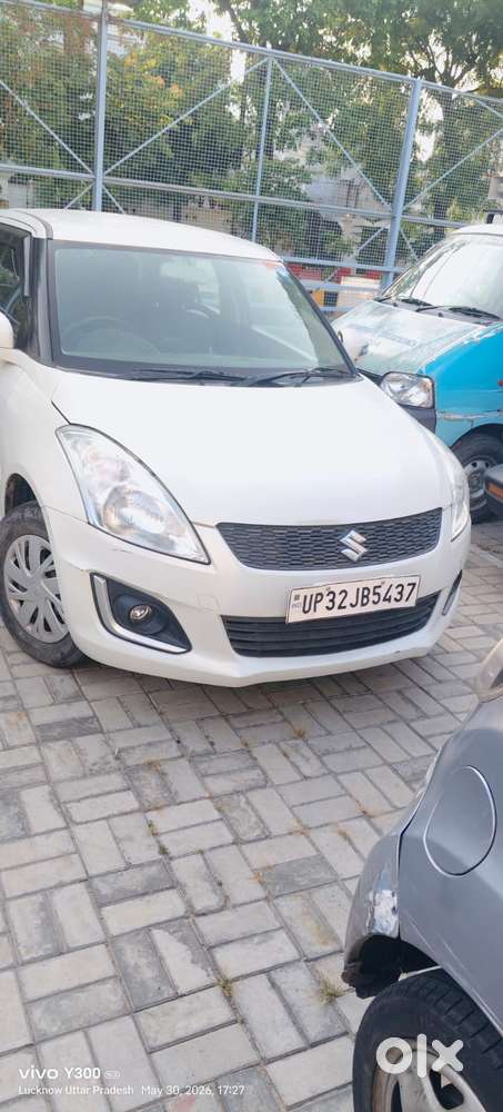 Maruti Suzuki Swift Vxi 1.2 Abs Bs-iv, 2017, Petrol