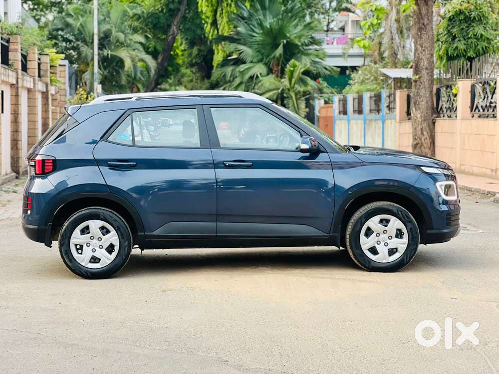 Hyundai Venue 1.2 S (o), 2022, Petrol