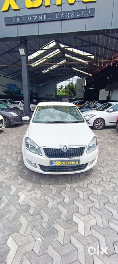 Skoda Rapid 2013-2016 1.6 Mpi Ambition With Alloy Wheel, 2015, Petro..