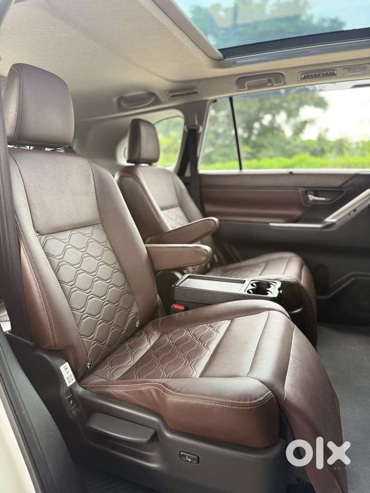 Toyota Innova Hycross 2.0 Zx (o) Hybrid 7 Str, 2024, Petrol