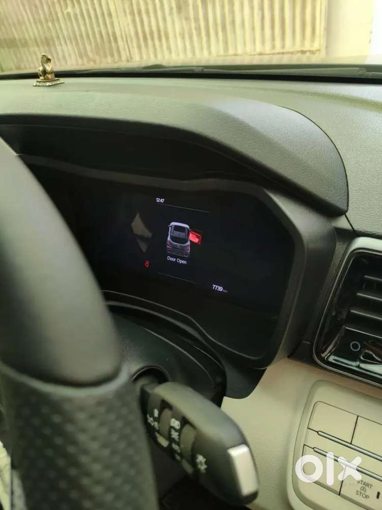 Mahindra Xuv 3xo October 2025 Diesel 9000 Km Driven 6 Months Old