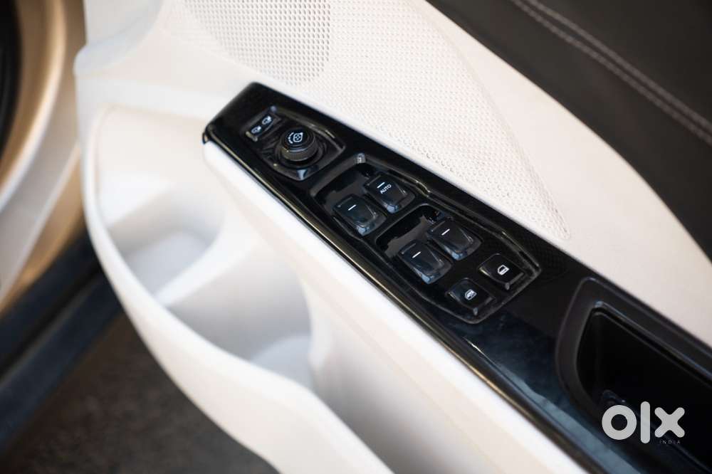 Mahindra Xuv 3xo Ax7l Petrol Mt, 2025, Petrol