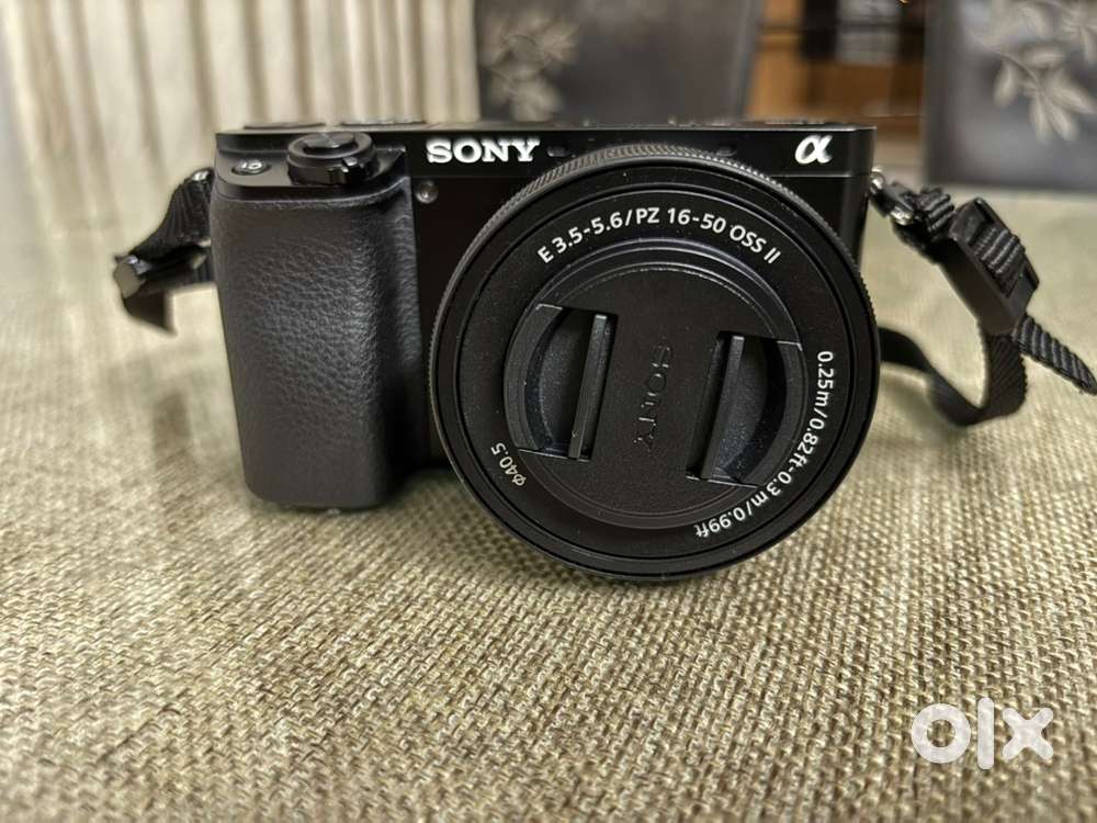 Mirrorless camera, kit lens, prime lens