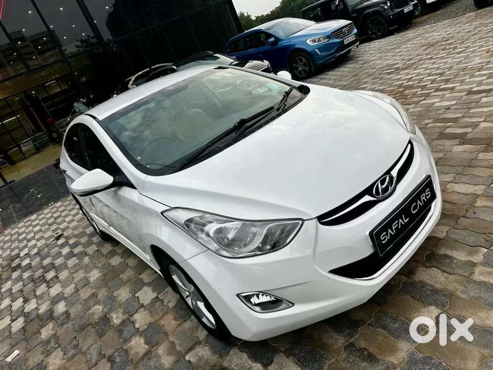 Hyundai Elantra 1.8 Sx Mt, 2015, Petrol