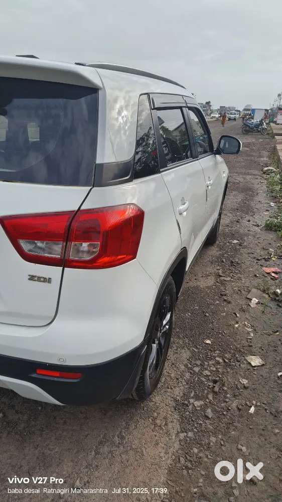 Maruti Suzuki Brezza 2018 New Tyre