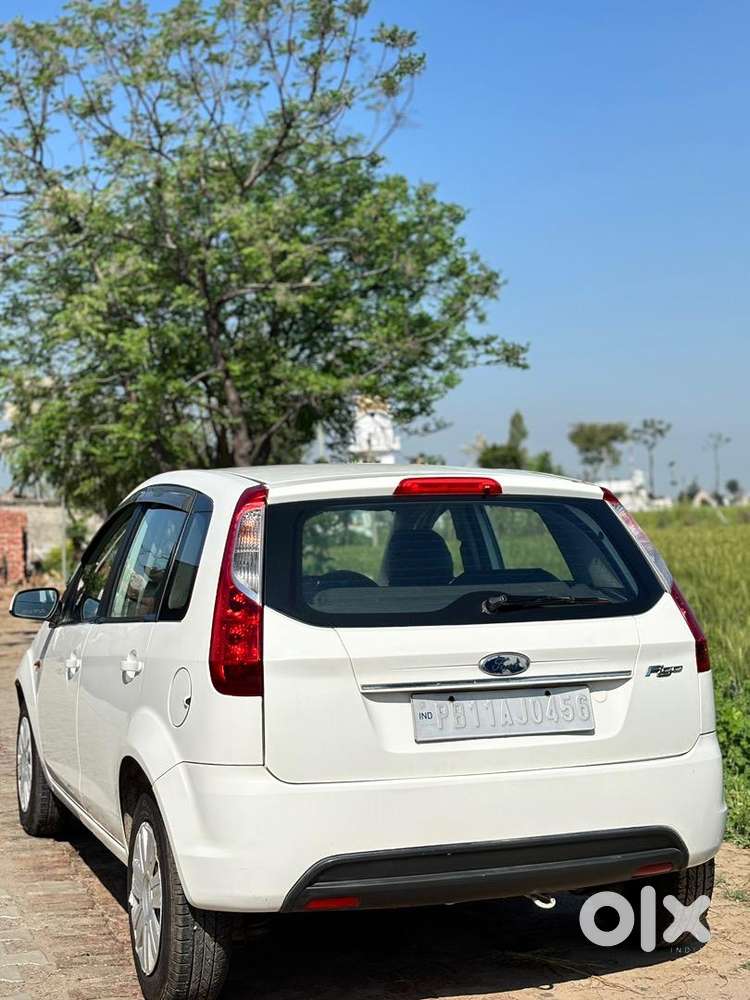 Ford Car Manual 2010