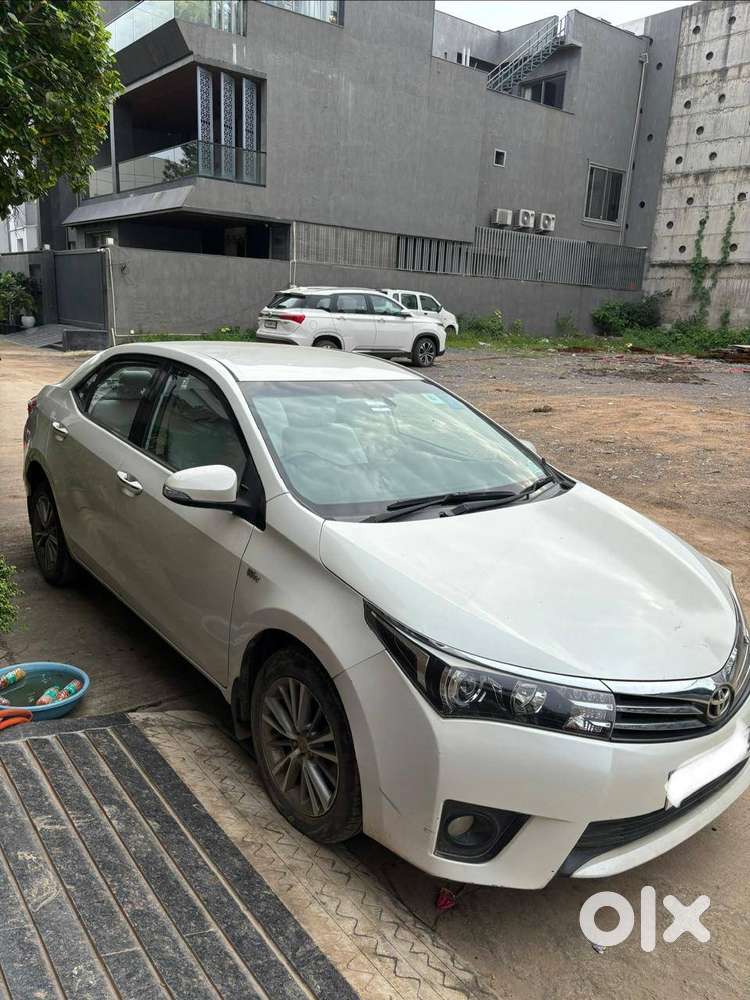 Toyota Corolla Altis (2015) &ndash; Excellent Condition And Well-maintained