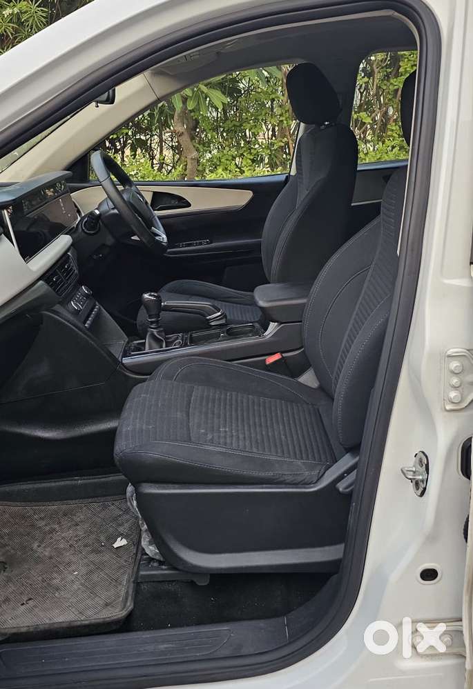 Mahindra Xuv700 2.2 Ax 5 Diesel Mt 7 Str, 2023, Diesel