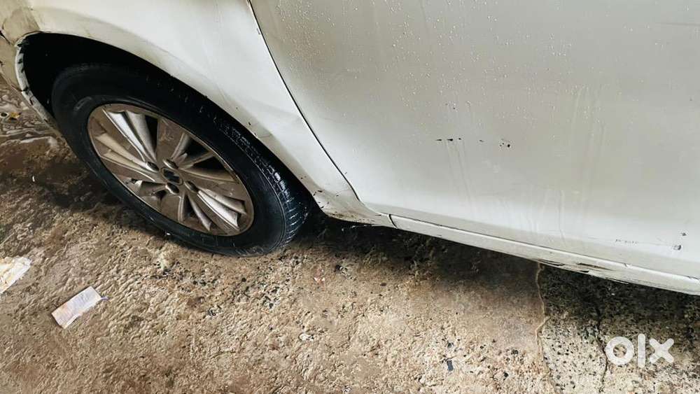 Maruti Suzuki Swift Zxi Top Model 2015 Petrol 70000 Km Driven